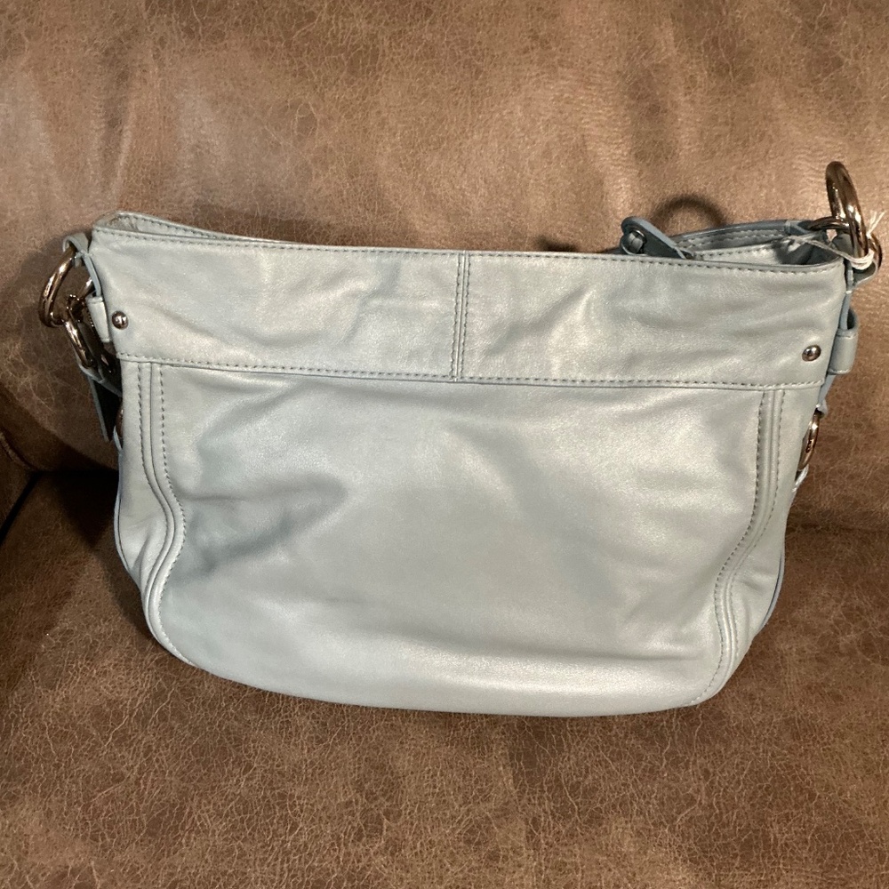 Coach full leather pearlized pale blue shoulder bag - Picture 3 of 10